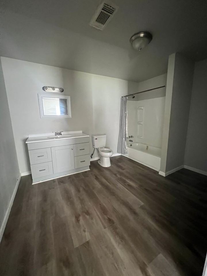 4604 Birdwell Ln - Photo 3 of 7