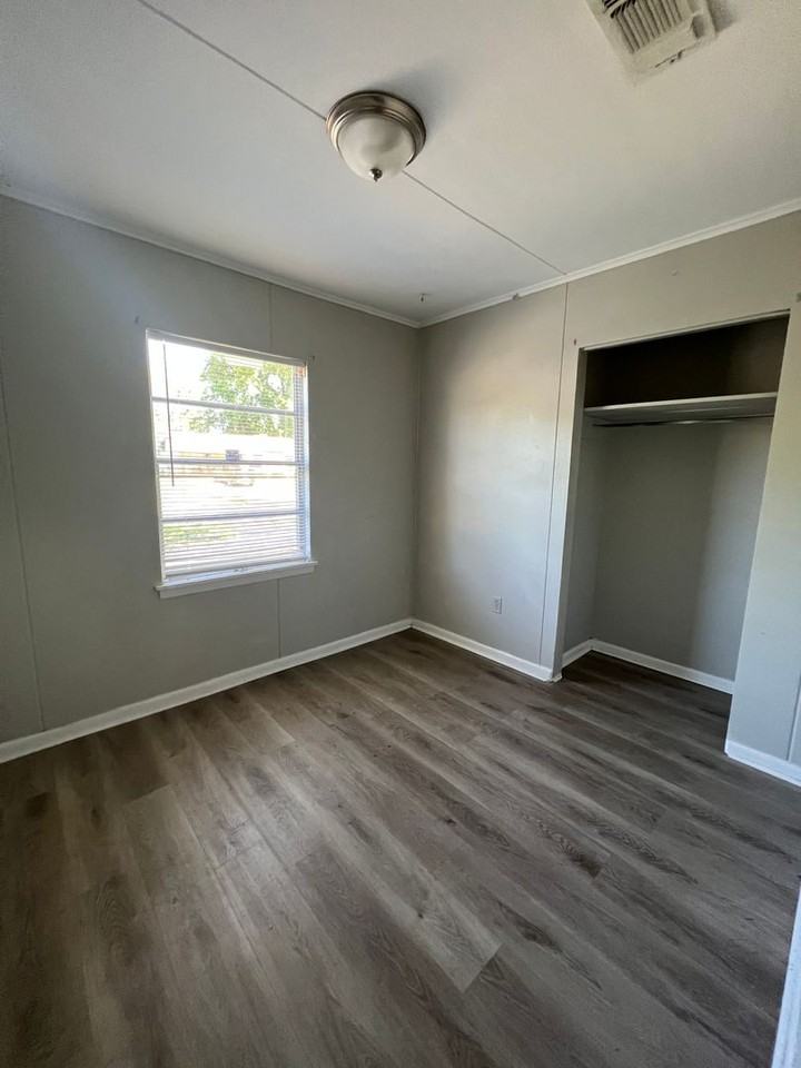 4604 Birdwell Ln - Photo 5 of 7