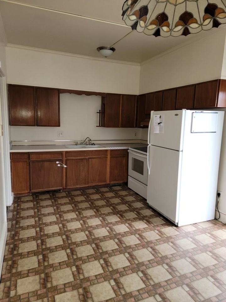 644 Linden Ave - Photo 2 of 8