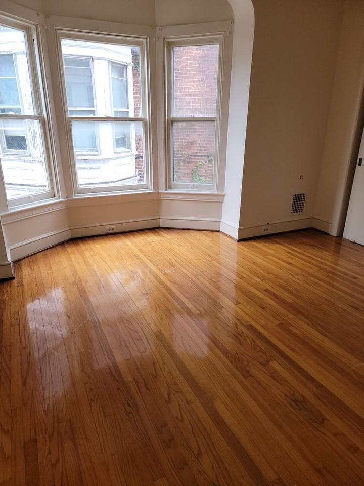 644 Linden Ave - Photo 3 of 8