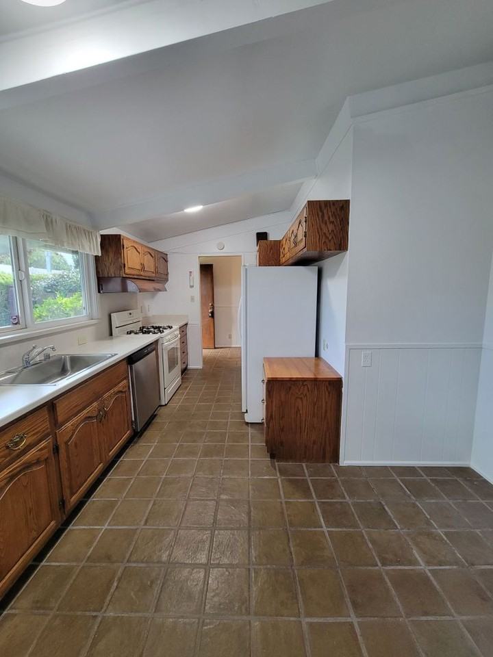 1718 Oakmead Dr - Photo 3 of 22