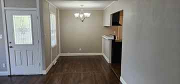 featured image of 636 Ne 45th Ter
