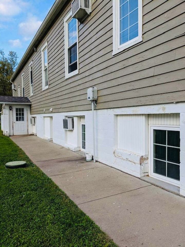 8 Unit in Linden - Photo 3 of 10