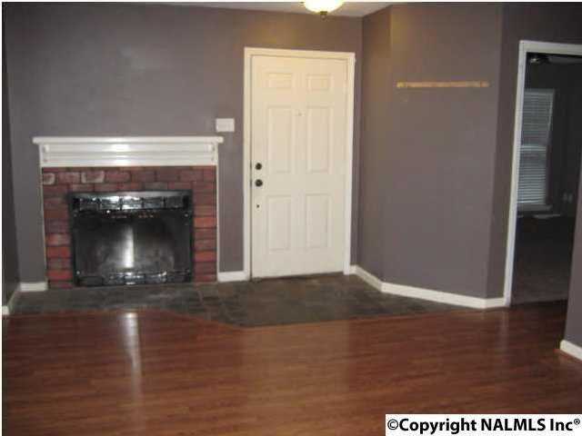 215 Waters Edge Ln - Photo 3 of 12