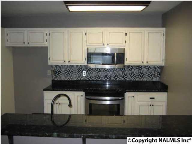 215 Waters Edge Ln - Photo 4 of 12