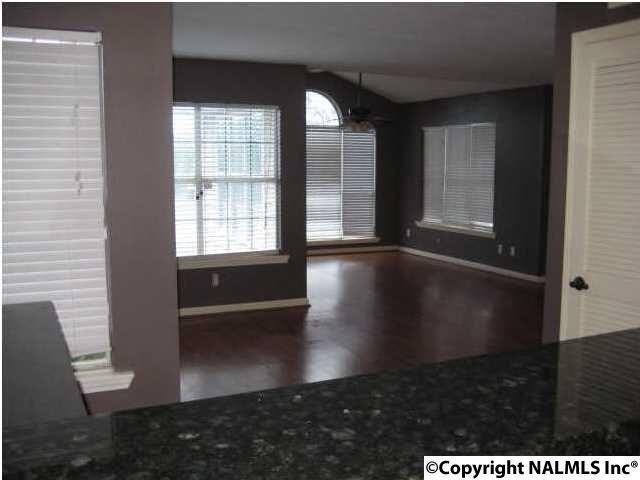 215 Waters Edge Ln - Photo 6 of 12