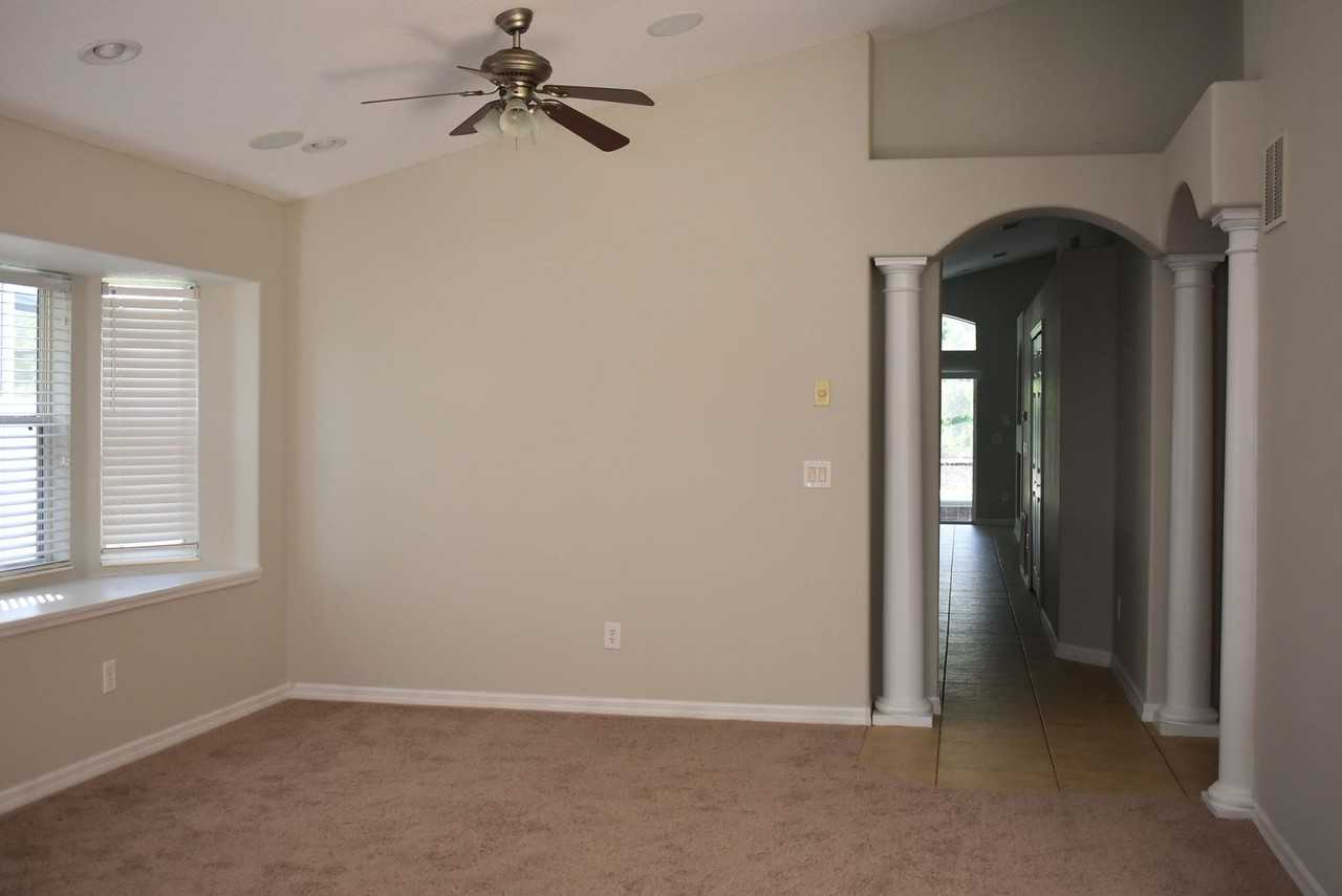 2415 Sabastian St - Photo 4 of 40