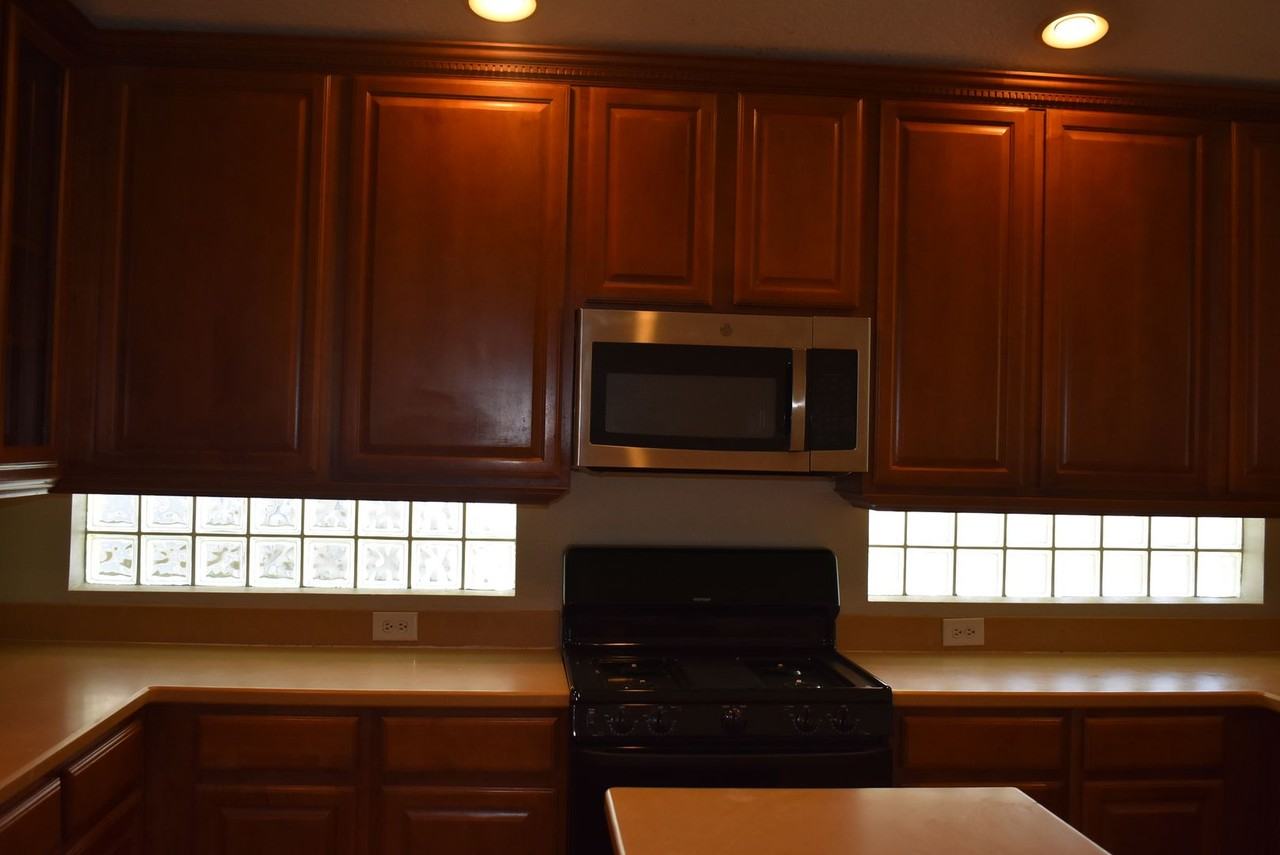 2415 Sabastian St - Photo 5 of 40