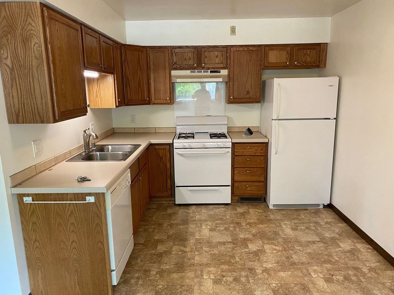 16 Florence St, Rothschild, WI 54474 2 Bedroom Apartment for 795/month