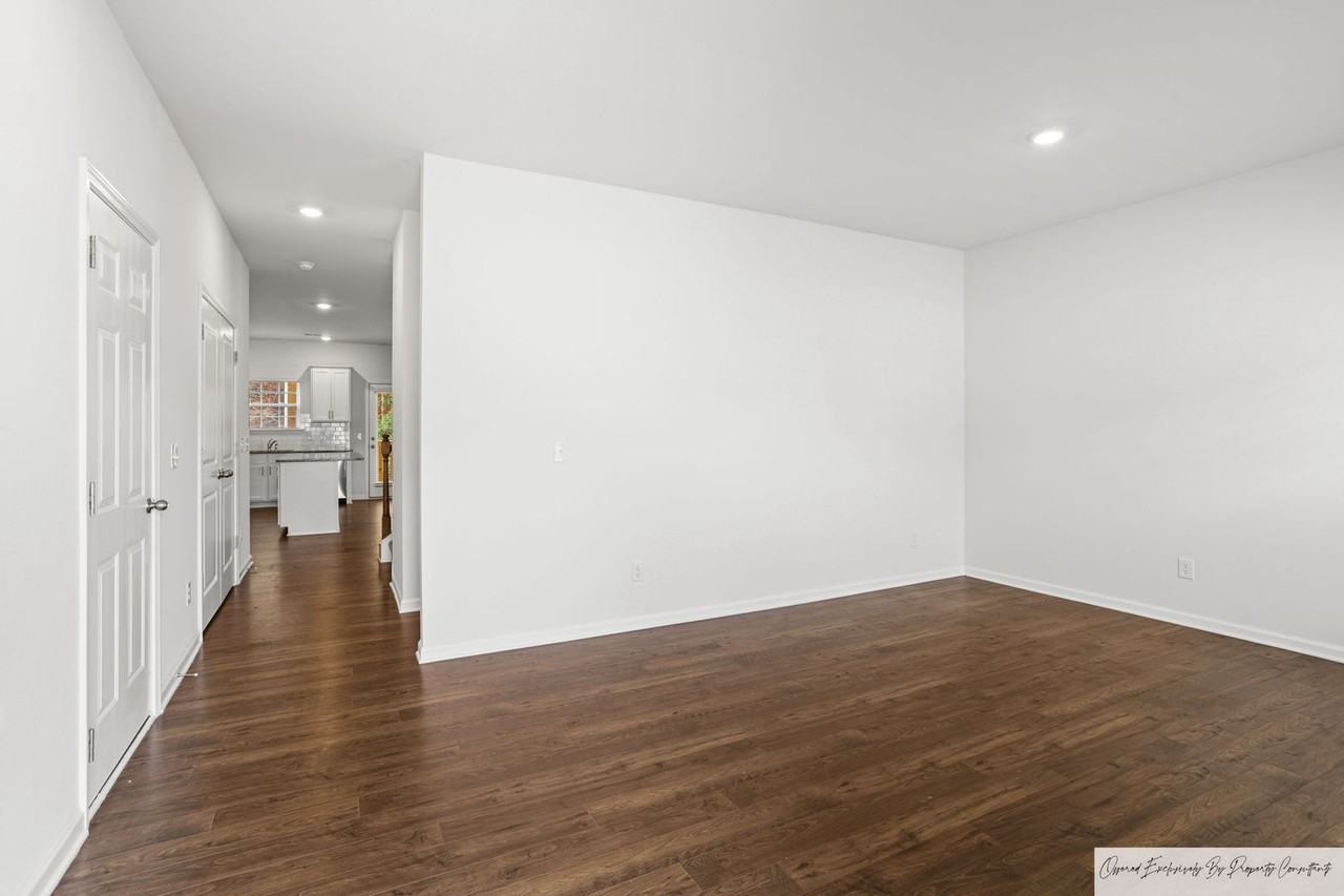 568 Stone Hollow Dr - Photo 4 of 37