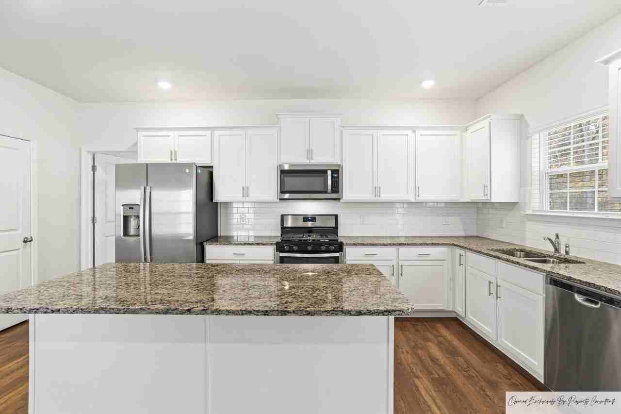 568 Stone Hollow Dr - Photo 5 of 37