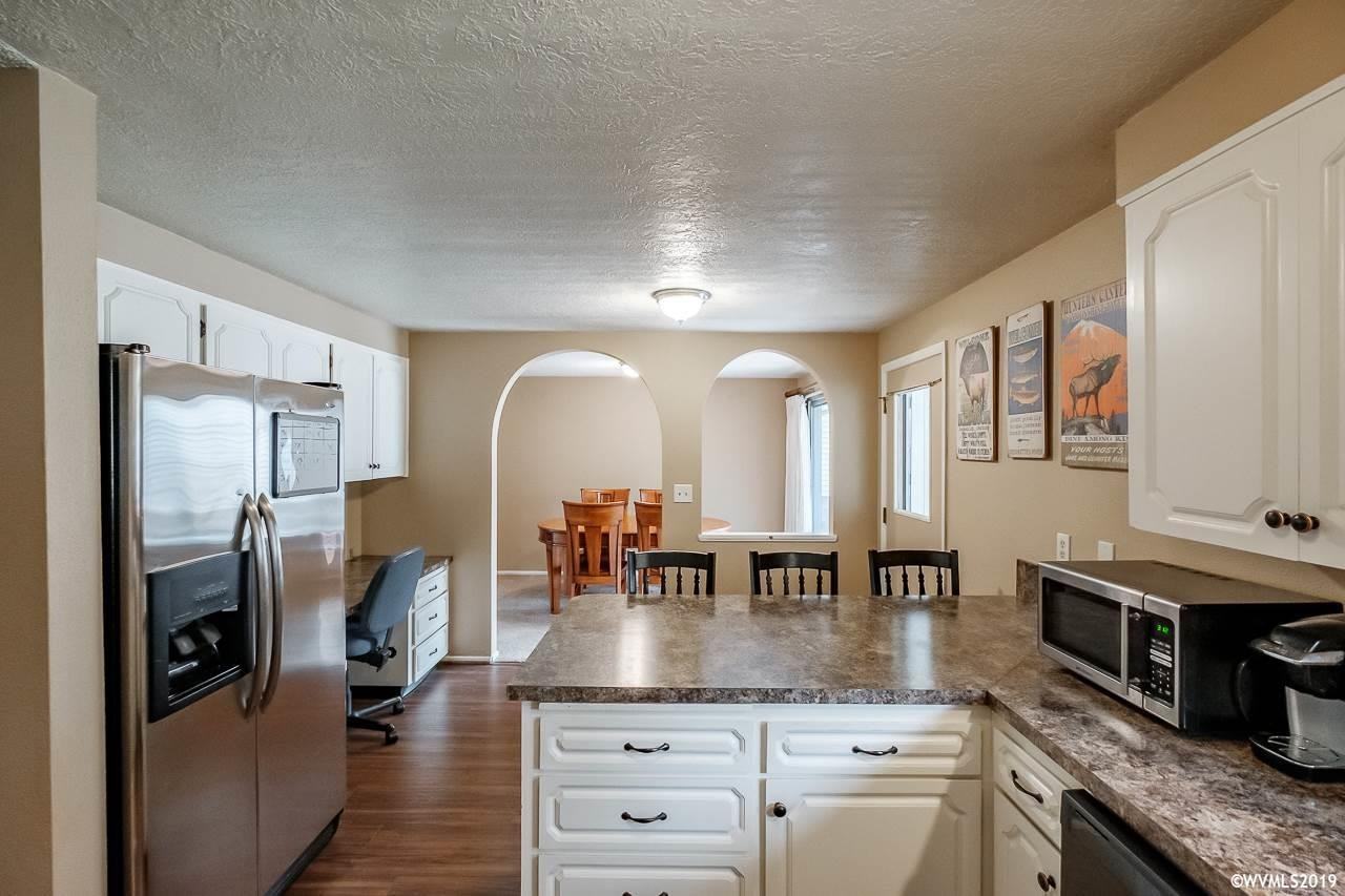 2765 Nw Circle Blvd - Photo 4 of 29