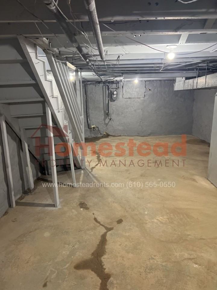 416 Gilbert St - Photo 2 of 32