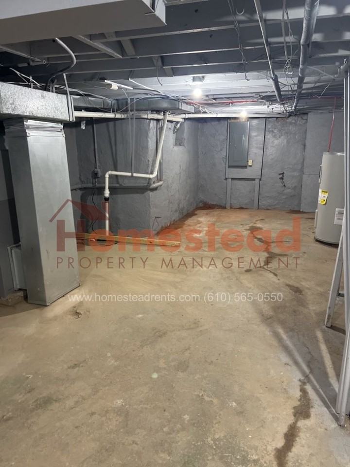 416 Gilbert St - Photo 3 of 32