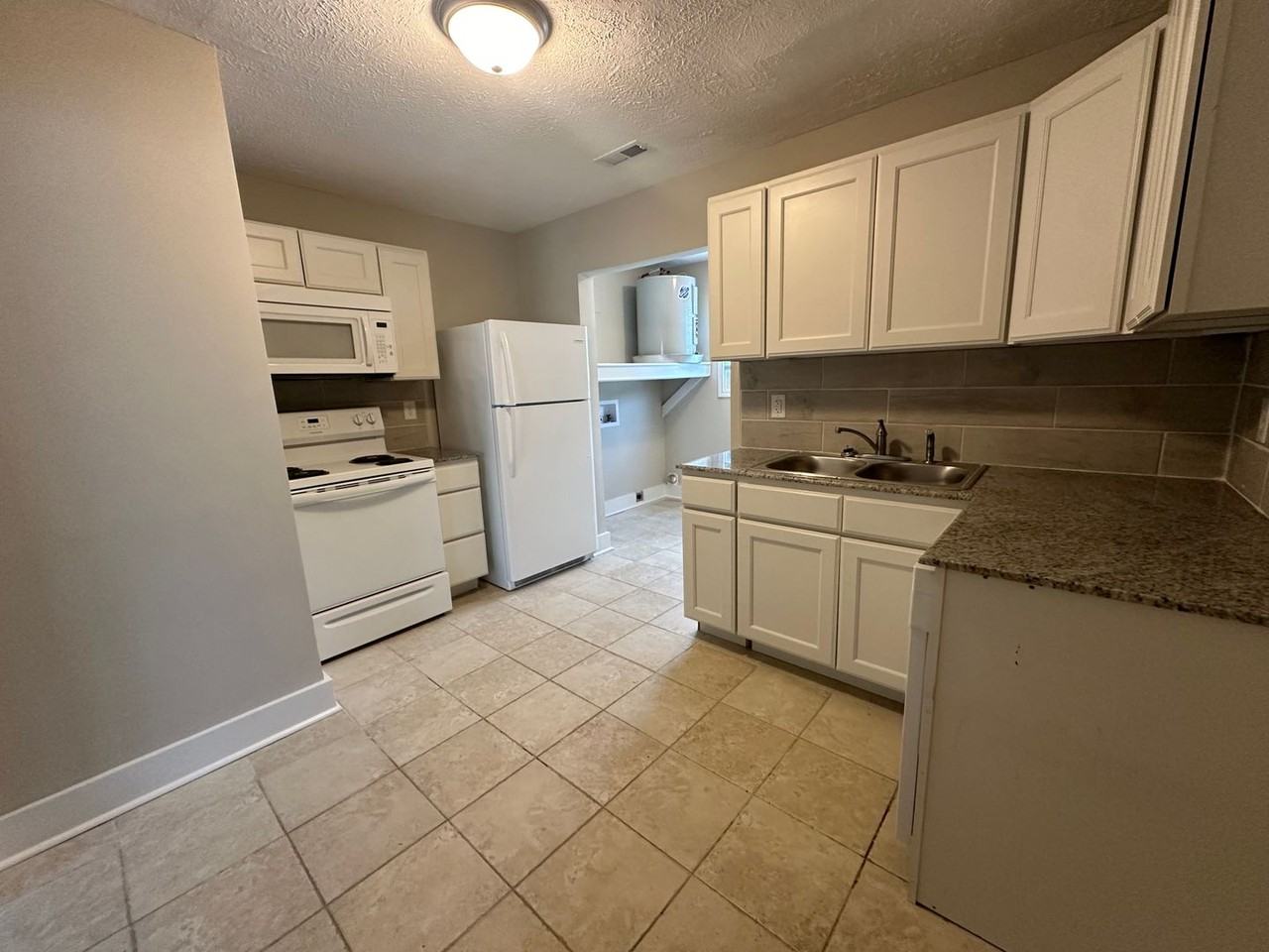 1913 Fort Bragg Rd Apt D - Photo 4 of 10