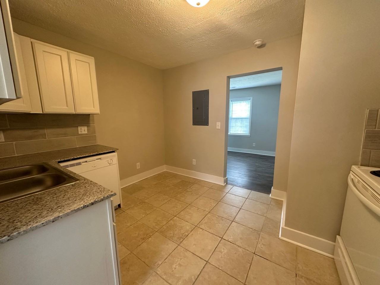 1913 Fort Bragg Rd Apt D - Photo 5 of 10