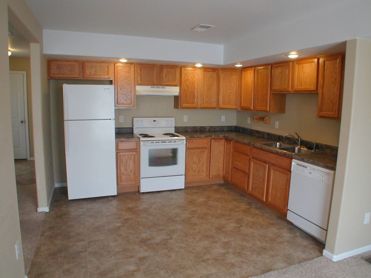 520 W 2nd St - Photo 3 of 13