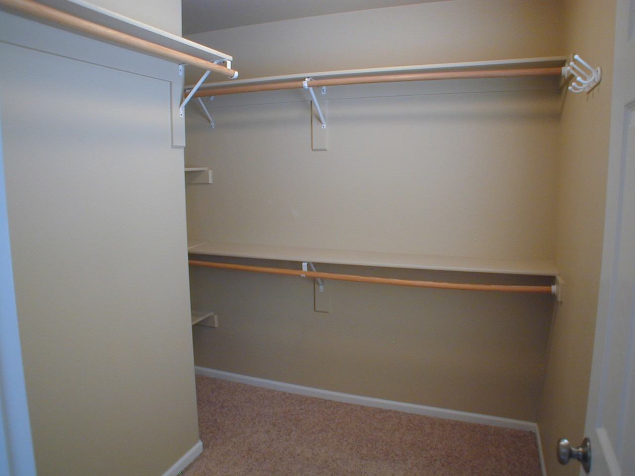 520 W 2nd St - Photo 5 of 13