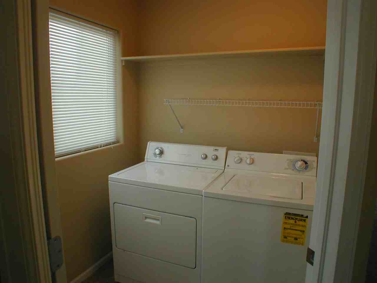 520 W 2nd St - Photo 7 of 13