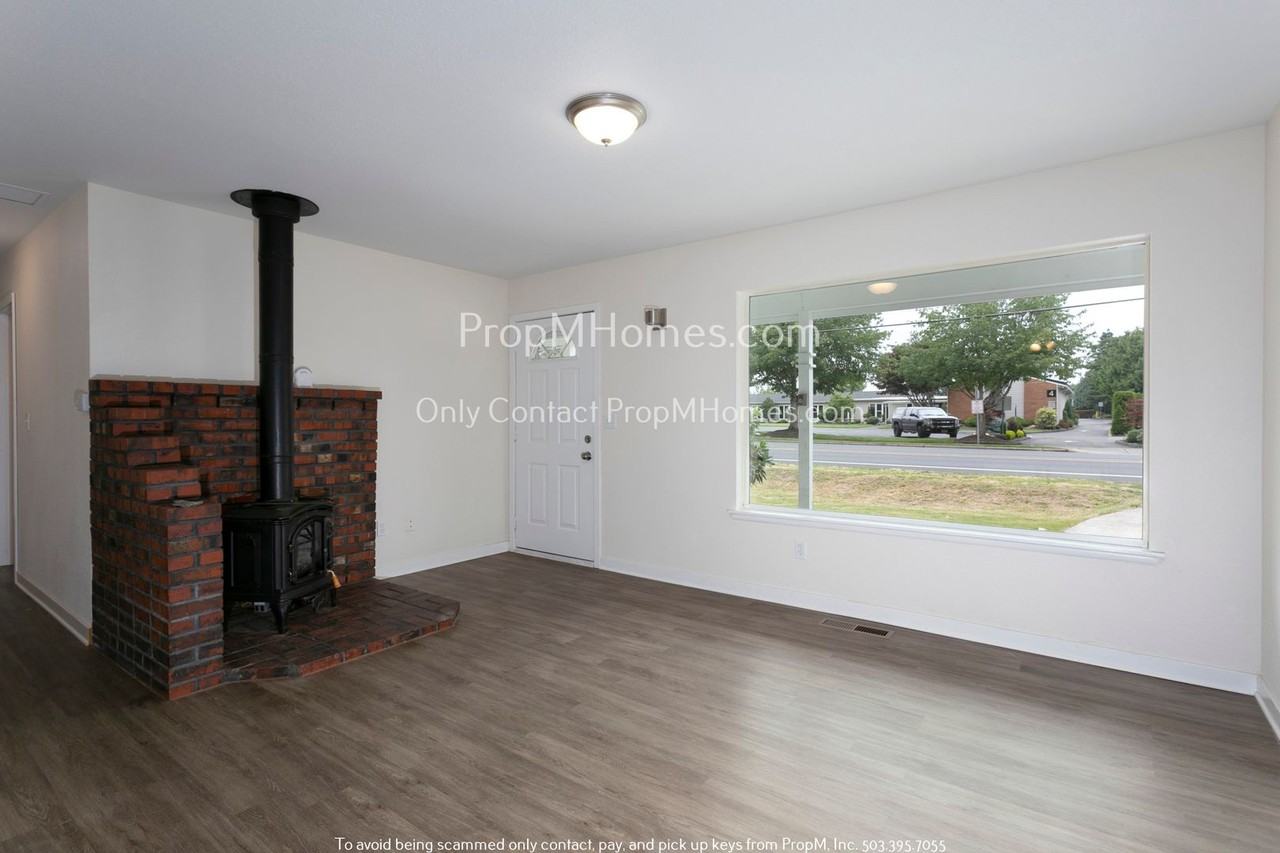 13400 Sw Walker Rd - Photo 2 of 21