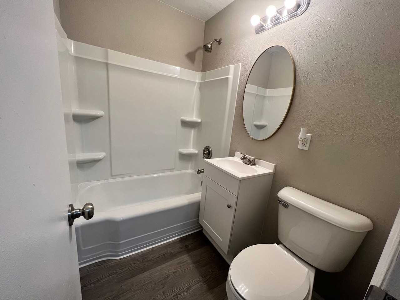 1147 N Poplar Ave - Photo 6 of 11