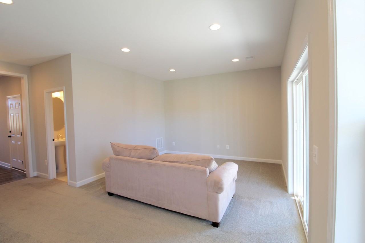 3398 Monterey Dr - Photo 5 of 33