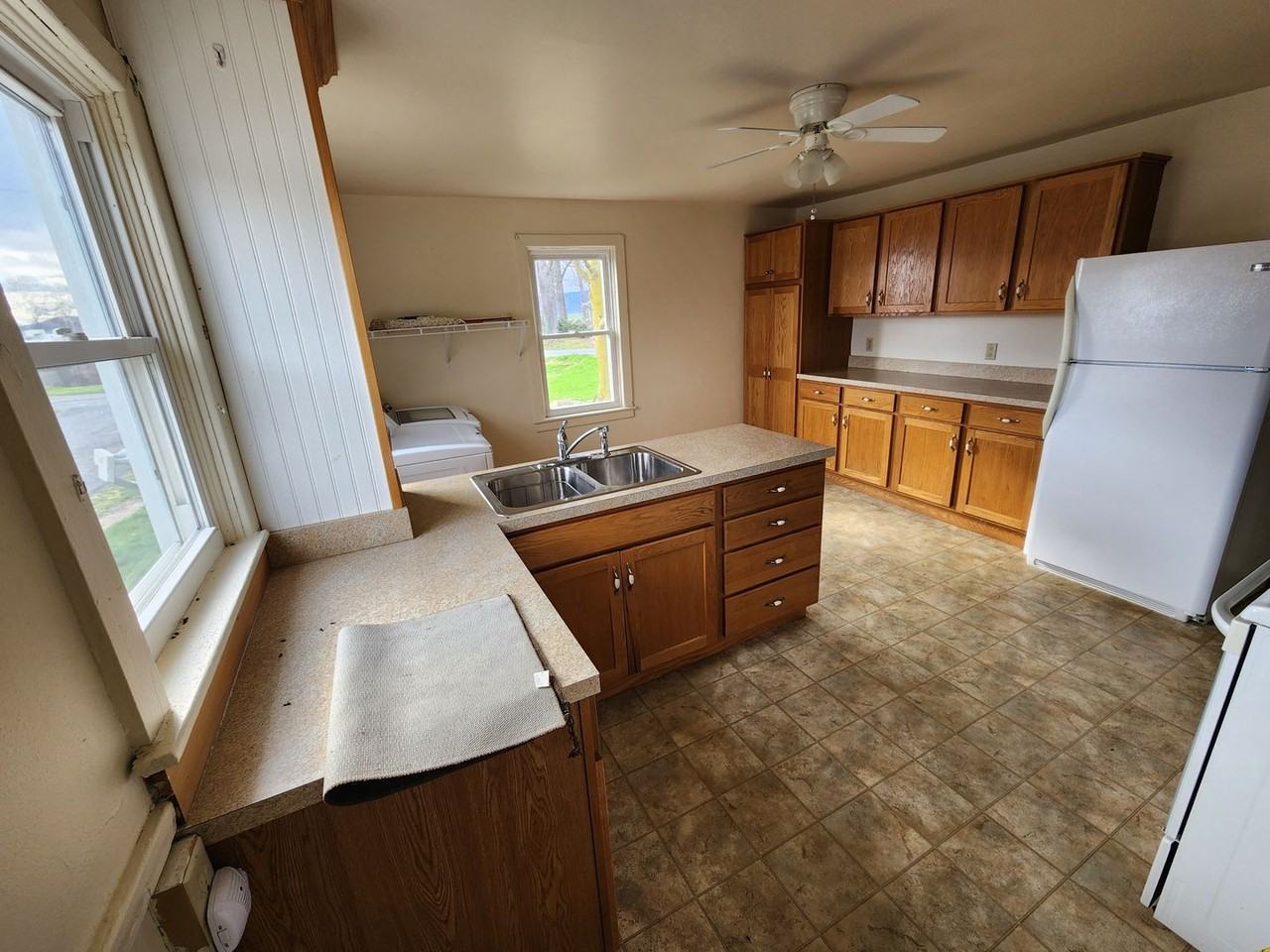 2914 Leafmore Rd - Photo 2 of 10