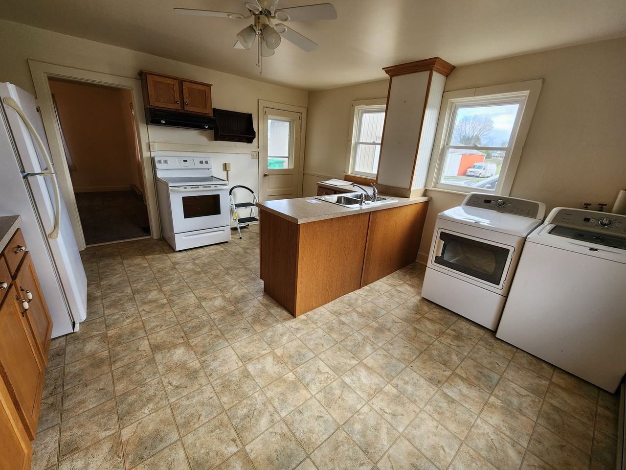 2914 Leafmore Rd - Photo 3 of 10