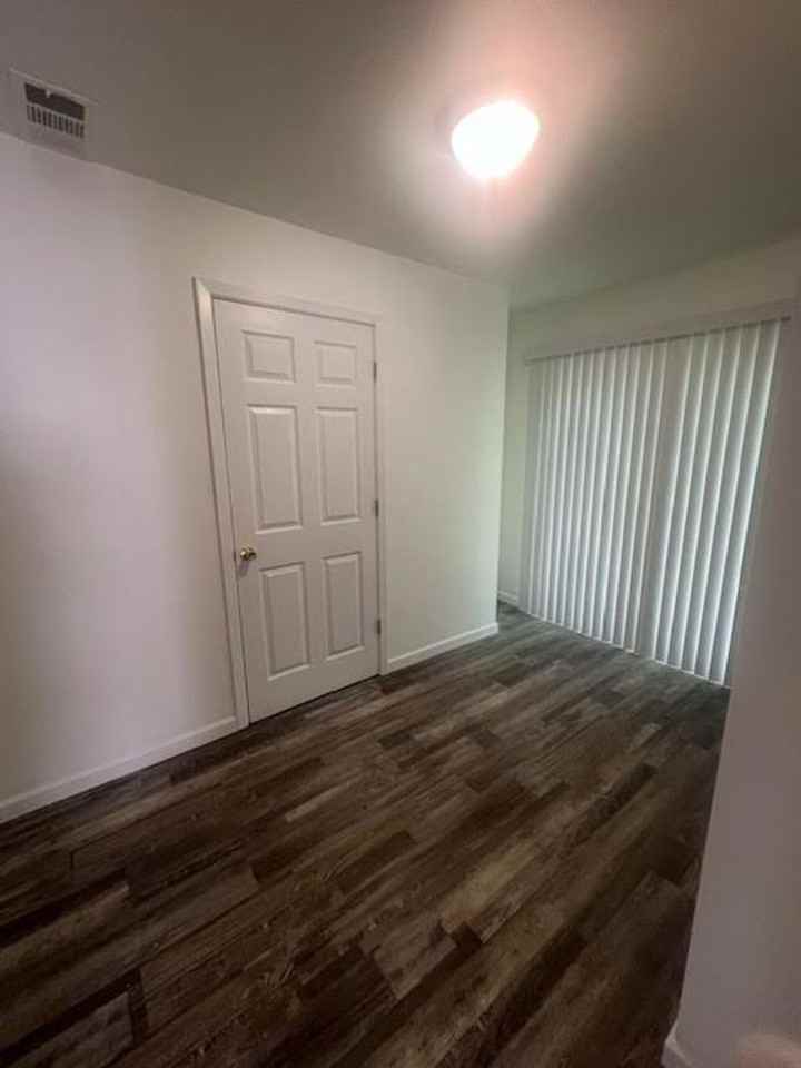 3520 Pine Ave - Photo 5 of 12