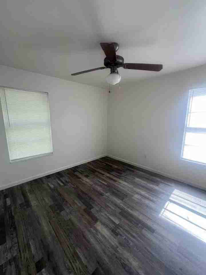 3520 Pine Ave - Photo 6 of 12