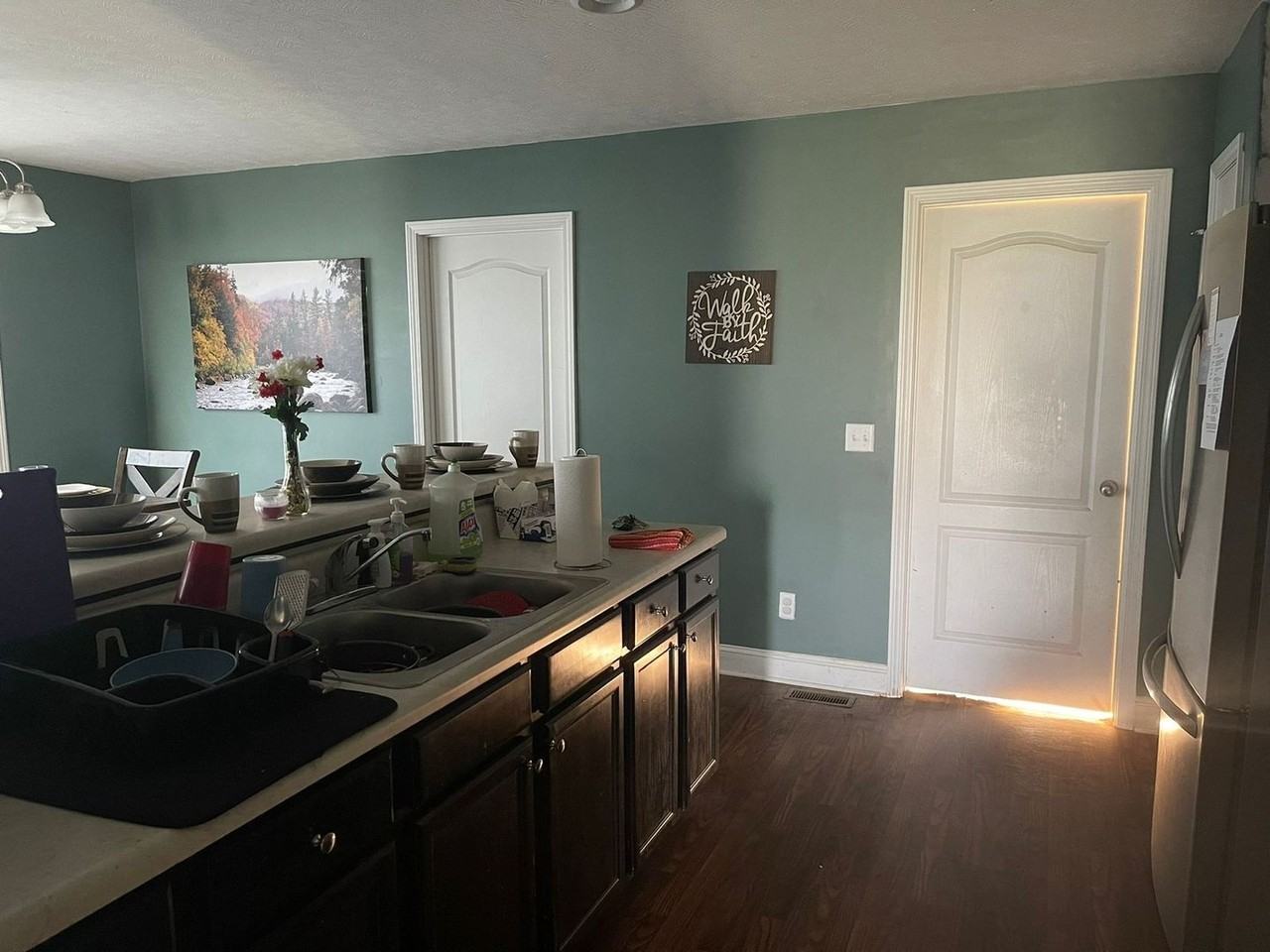 1282 Rainier Way - Photo 2 of 9