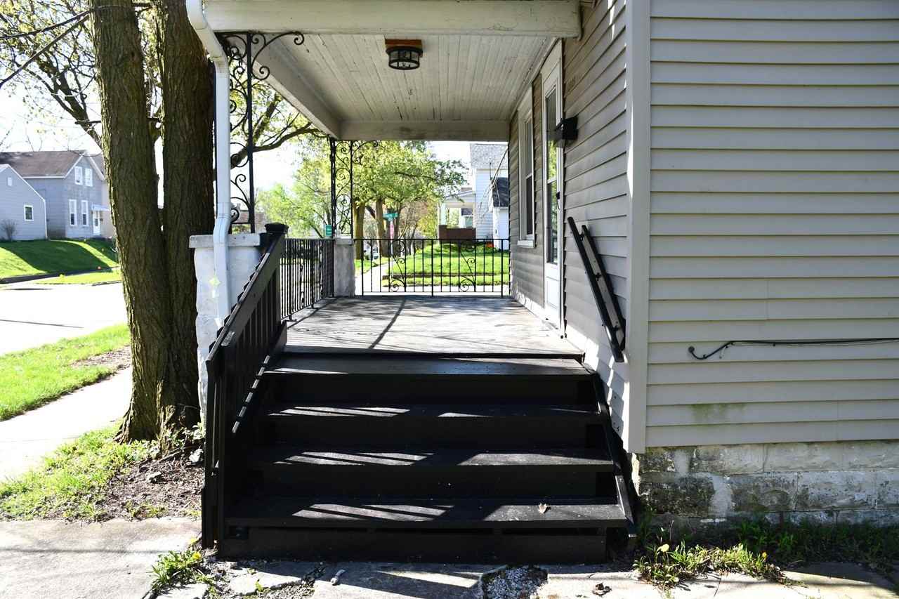 1505 Saint Marys Ave - Photo 5 of 50