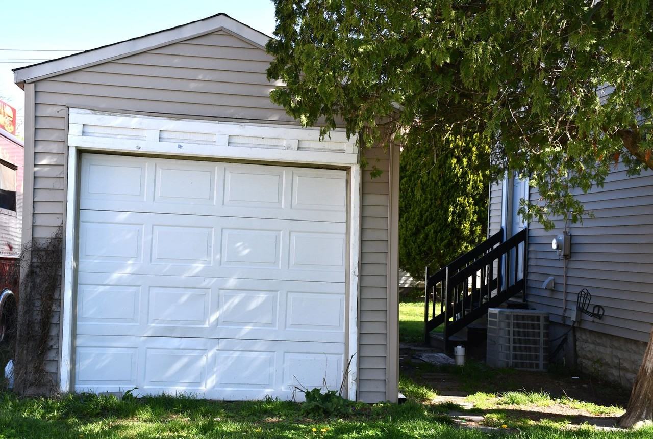 1505 Saint Marys Ave - Photo 7 of 50