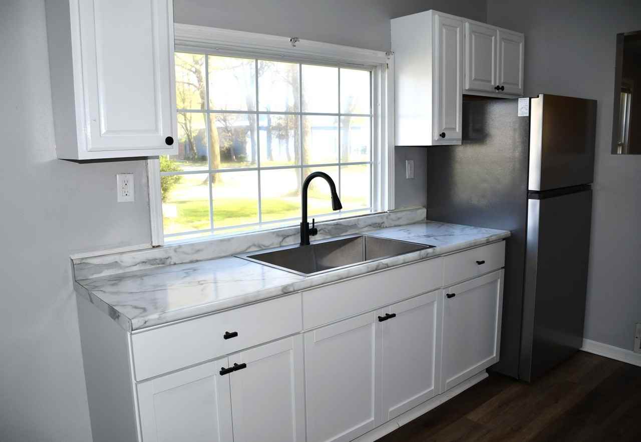 1505 Saint Marys Ave - Photo 4 of 50