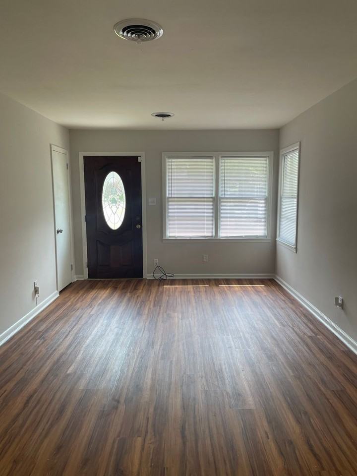 906 Bunche Dr - Photo 2 of 14