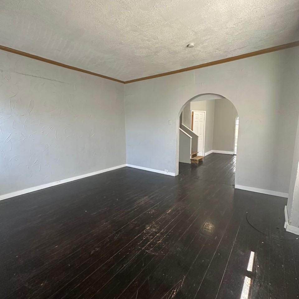 7614 Virginia Ave - Photo 2 of 17