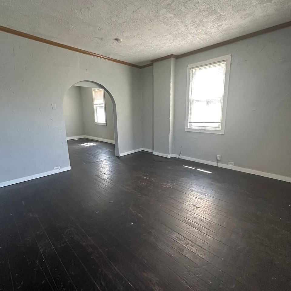 7614 Virginia Ave - Photo 3 of 17