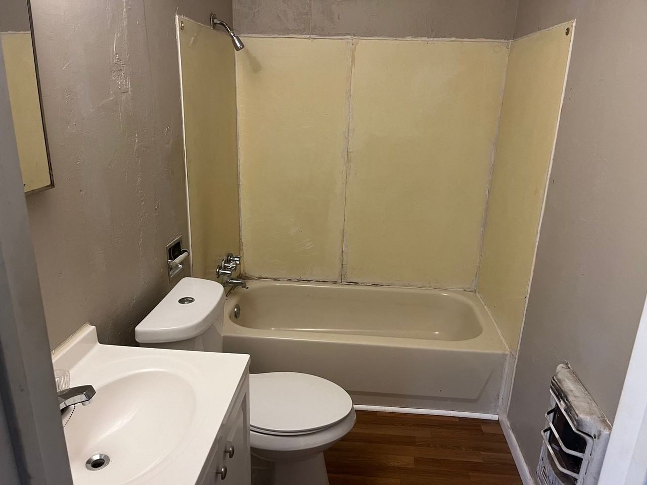 909 Belmont St - Photo 6 of 9