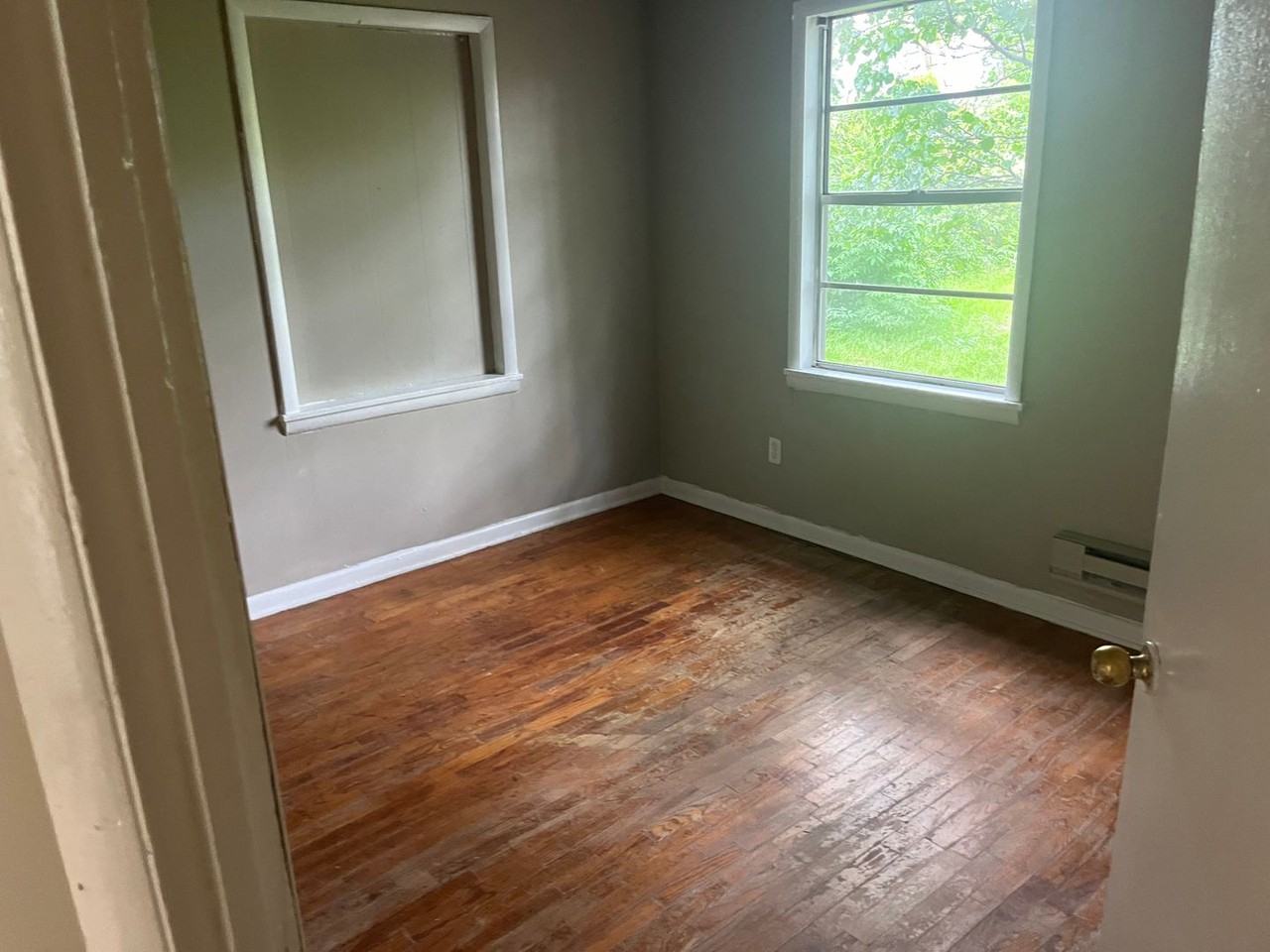 909 Belmont St - Photo 7 of 9