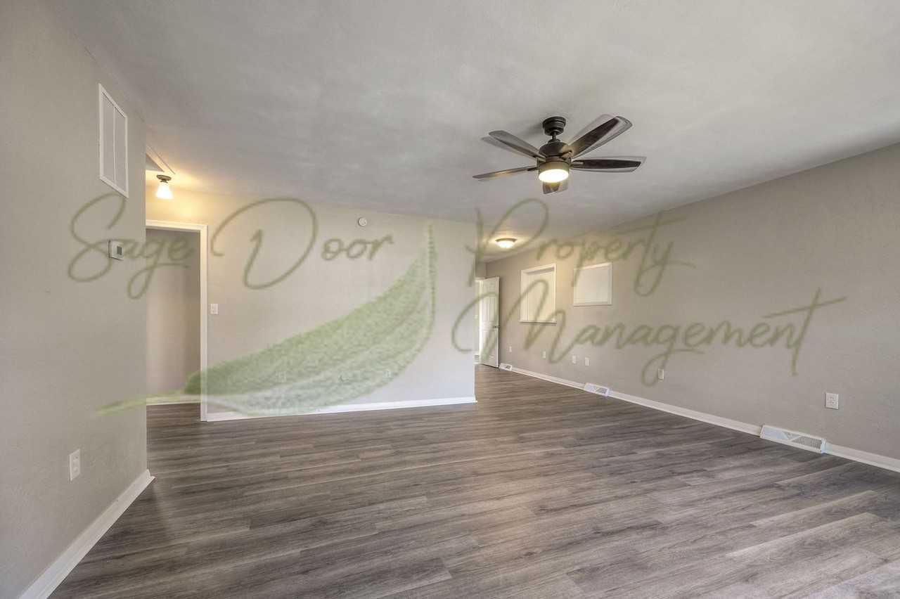 147 Parker Ave - Photo 3 of 15