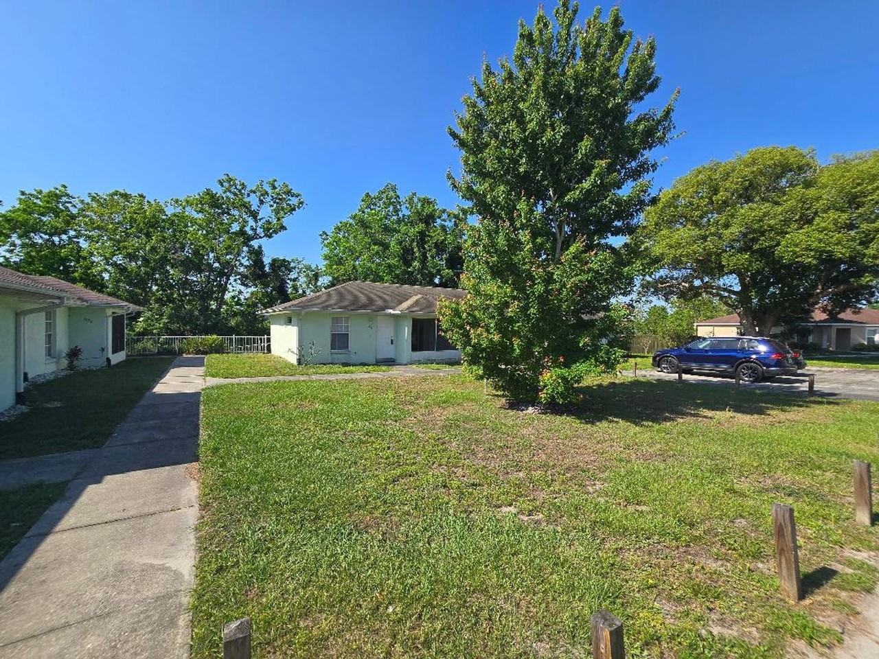 1820 & 1822 Lake Mariam Dr - Photo 3 of 14