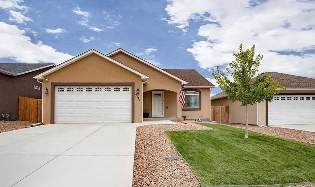 3117 W 18th St - Photo 2 of 20