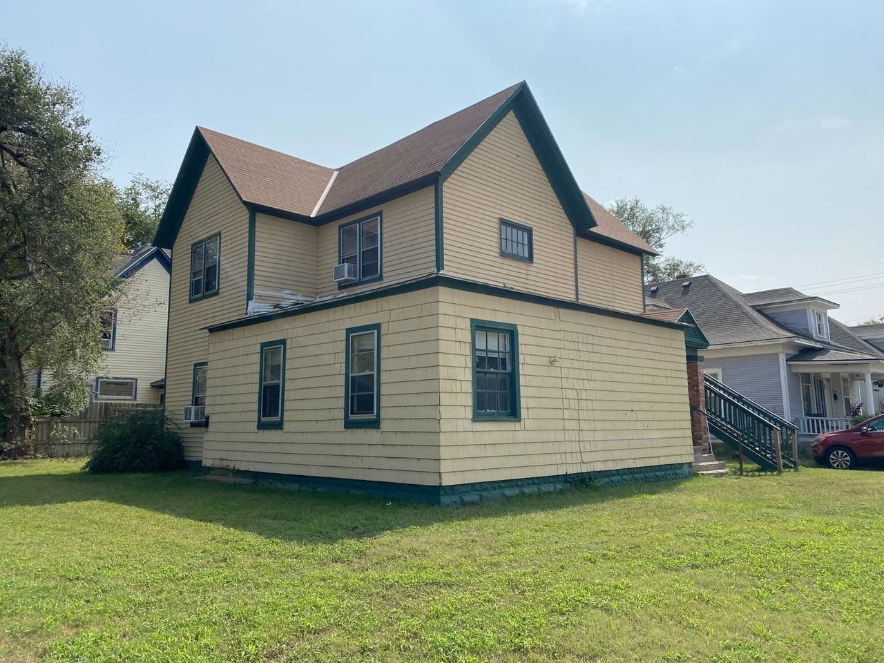 518 & 201 - Photo 2 of 20