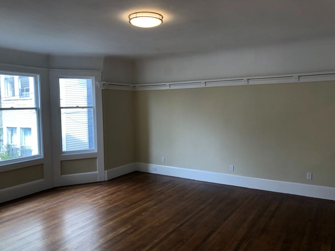 1320 California St - Photo 3 of 10