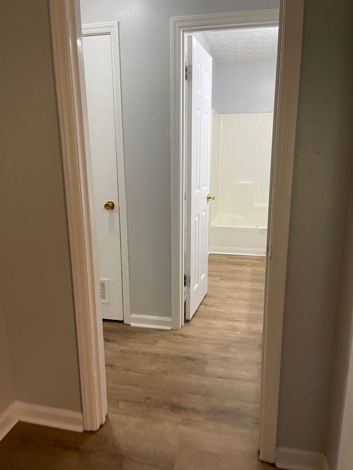 431 Old Epps Bridge Rd - Photo 7 of 30