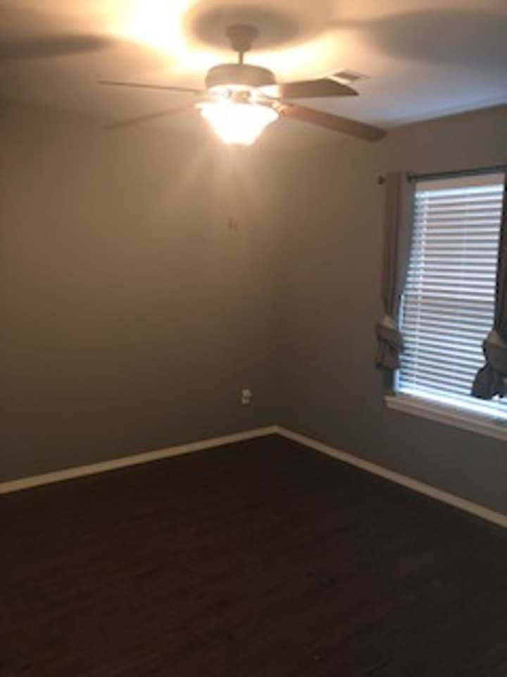 709 N 20th St - Photo 6 of 10