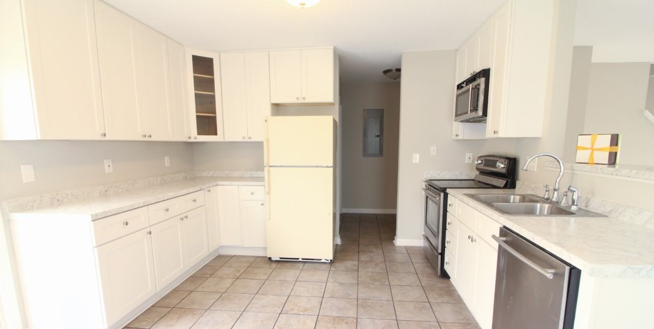 3607 Thornwood Dr - Photo 5 of 13