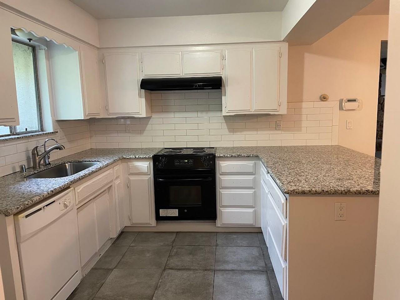 2331 Tammy Ln - Photo 2 of 9