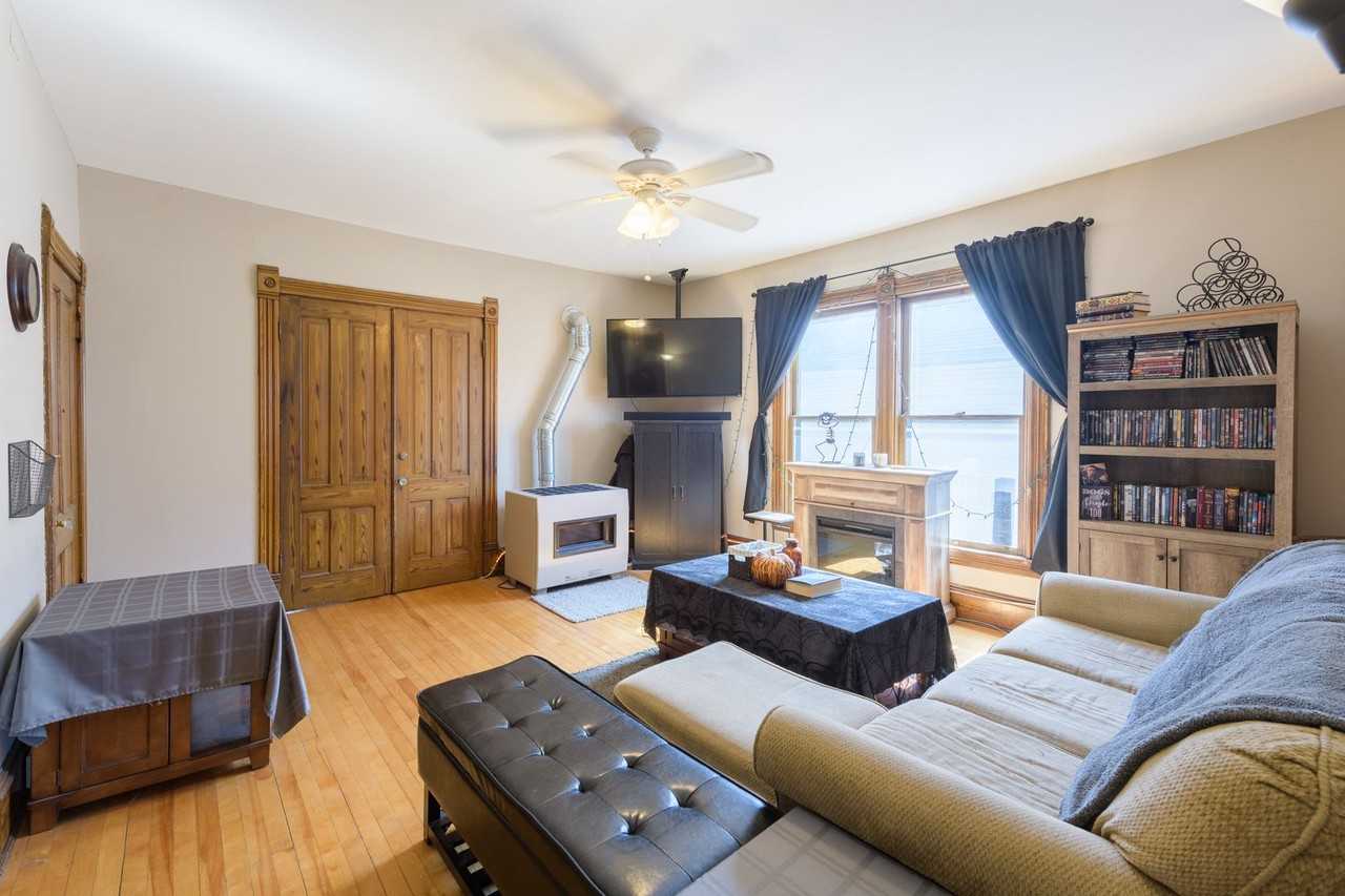 1526 Adams St Ne - Photo 2 of 19