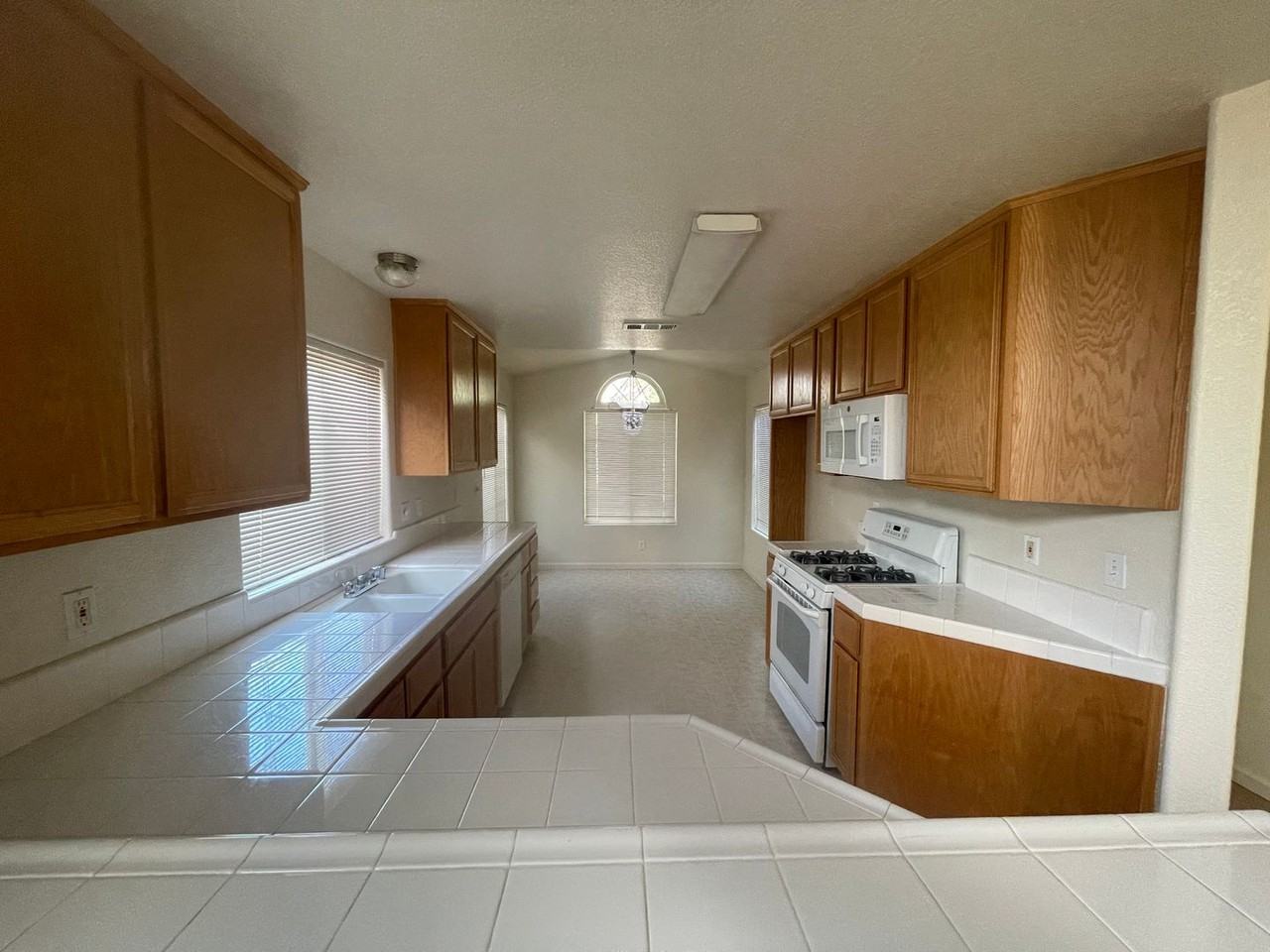 747 Savignon Blanc Ct - Photo 3 of 48